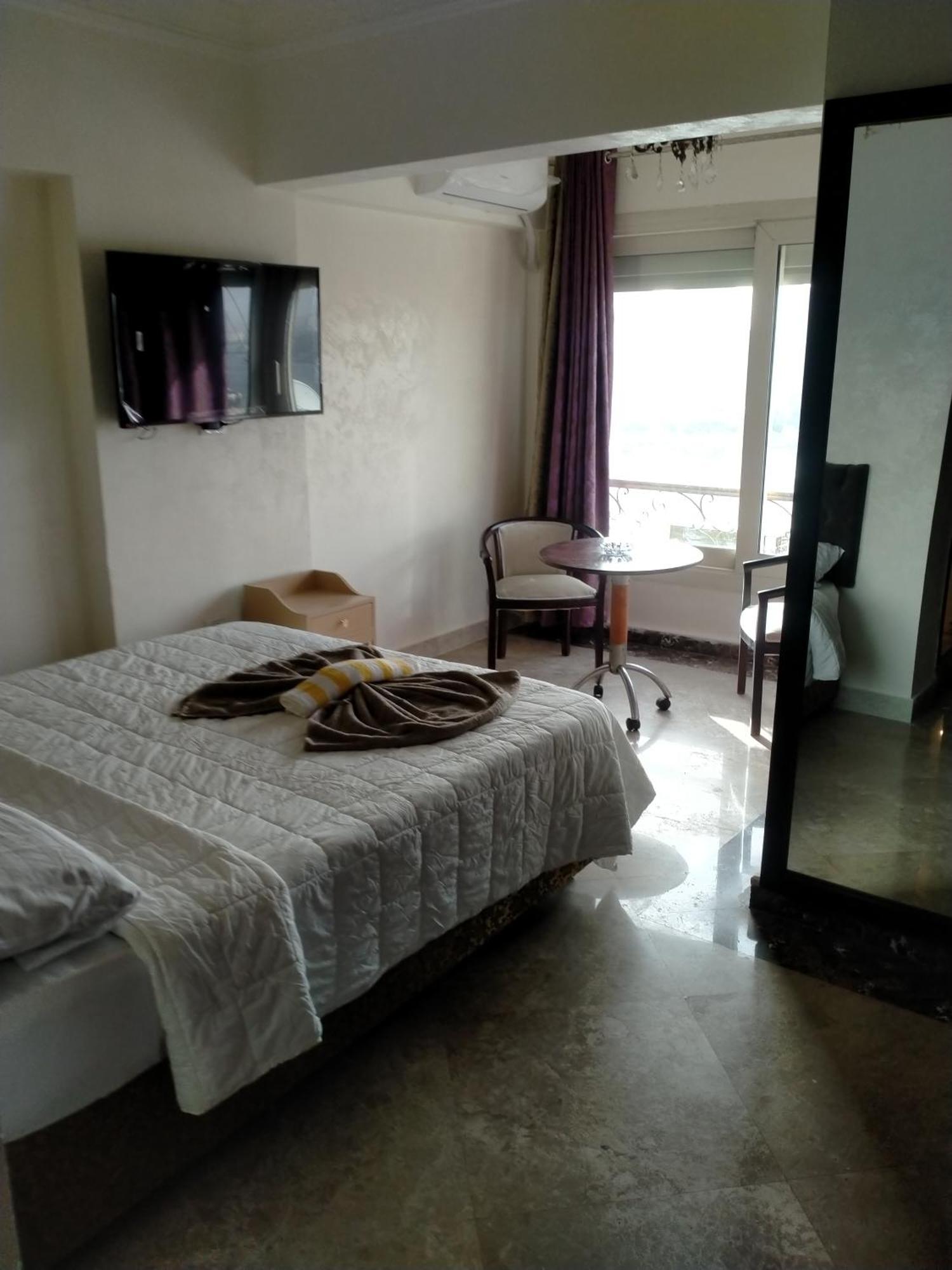 Jasmine Nile Sky Hotel カイロ エクステリア 写真